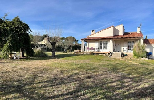 Cabries Villa | Villa Avec Piscine. Proximité Golf et Centre Équestre. Et Sentiers de Randonnées