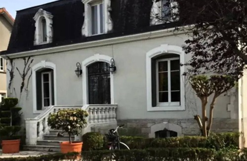 Saint Sozy Villa | Villa blanche Privilège, 6 bedrooms - 4 bathrooms - TV 12 people