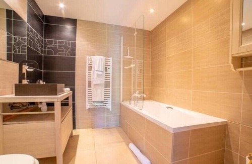 Les Restanques Villa | Villa Cante Cigalo: View / Baie de St. Tropez. 10 minutes by car.