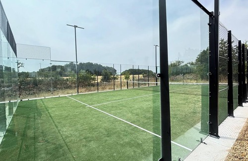 Bransles House | Villa César - Private padel court, heated pool from March through November.
