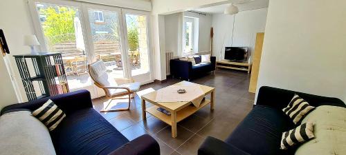 Penmarch House | Villa Clipper Grande maison à 3 min à pied de la plage de Pors Carn 12 personnes 6 chambres Capacité exceptionnelle Authentique Bien équipée Jardin & BBQ Parking privatif