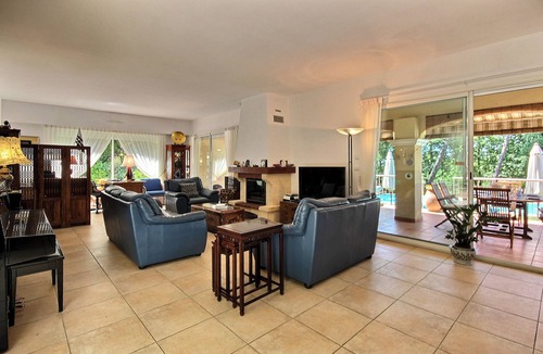 Valbonne Villa | Villa convenient for 6 adults+2 , outdoor jacuzzi/pool, kids playground, air con