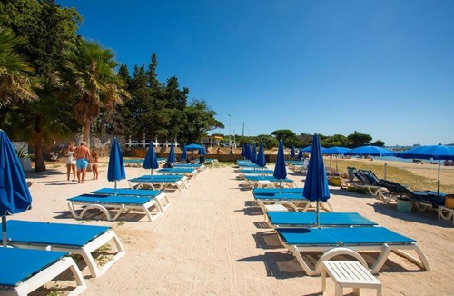 Sainte-Maxime - Saint-Tropez Villa | Villa dans Domaine avec piscine et accès plage privée les rives de Beauvallopn