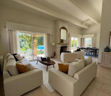 Villeneuve-Loubet Villa | Villa Domaine 4 seasons Valbonne