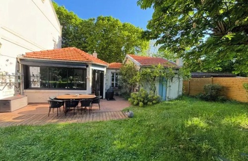 Lormont Villa | Villa for 8 people with a heated pool Bordeaux Business Trips & Vacations