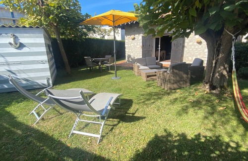 Saint-Georges-de-Didonne House | Villa de Caractère classée 3* : Charm, Garden and Beach on foot