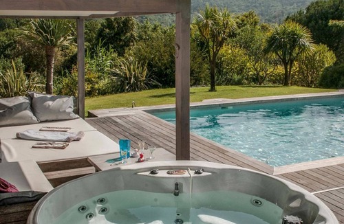 La Croix-Valmer Villa | Villa Gemeaux - Five Bedroom Villa, Sleeps 10