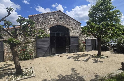 Corcoue-sur-Logne Villa | Villa, gîte in the heart of nature. Park, swimming pool and pond