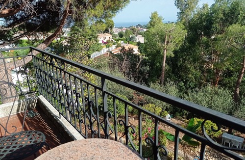 Cagnes-sur-Mer Villa | Villa in the hills, close to the sea and town center.