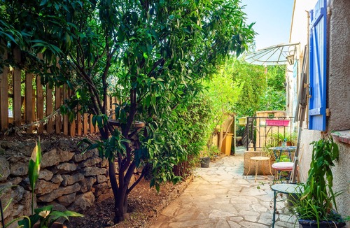 Le Revest-les-Eaux House | Villa la figounette du soleil – Air-conditioned Apartment with Garden View