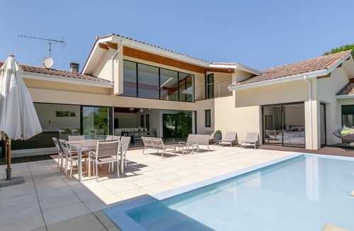 Riviere-Saas-et-Gourby House | Villa Landifornia Confort Calme et Grands Espaces