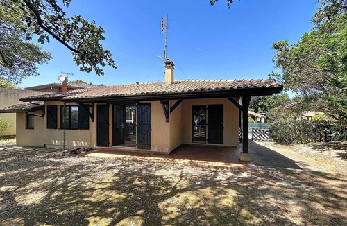 Soustons Villa | Villa lake view, pets welcome - 6 guests