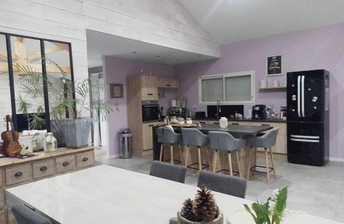 Carcans Villa | Villa Le Clos du Reine – Forest, Lake, Ocean & Pool (sleeps 12)
