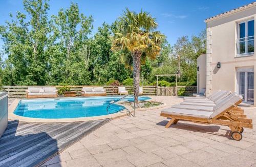 Landevieille Villa | Villa Les Hauts Du Lac 15 pax Pool Spa Pétanque & Lake