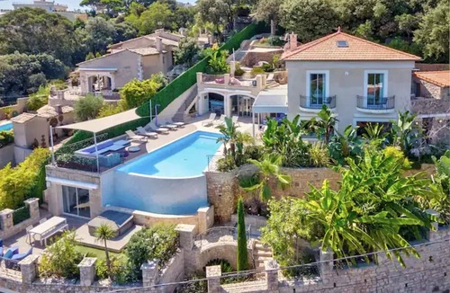 Vallauris Apartment | Villa les Horizons - Studio Apartment, Sleeps 15