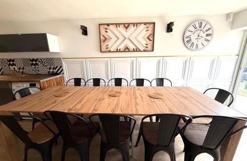 Casseuil House | Villa luxueuse PMR avec ascenseur spa et piscine 12 personnes