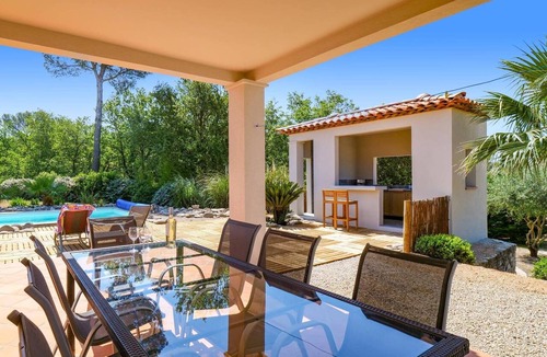 Neoules Villa | Villa Mathea by Villa Plus