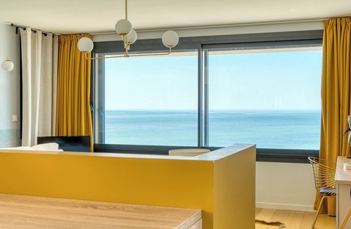 Bretignolles-sur-Mer Villa | Villa Océans: Oceanfront, Pool, Spa, Sleeps 15 in Bretignolles sur Mer