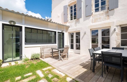 Saint-Martin-de-Re House | Villa Ornéa, an address in the heart of Saint-Martin-de-Ré, where Île de Ré elegance meets.