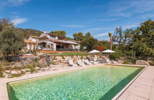 Tourrettes-sur-Loup Villa | Villa Paloma : Nature and design by Architect