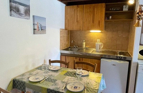 Capbreton Villa | Villa patio, parking - 4 guests