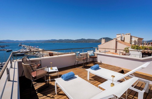 Old Town Villa | Villa Portalet by Le Yaca | 5-star Hotel Services at Le Yaca