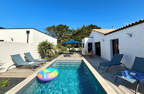 Bretignolles-sur-Mer Villa | Villa Rosemonde: Pool, Pétanque, Walk to Beach, Sleeps 8 in Brétignolles