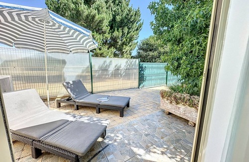 Tharon-Plage House | Villa Sel et Pins by Interhome