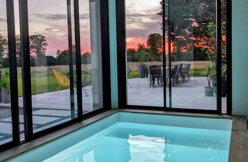 Laille Hotel | Villa Short Cravate