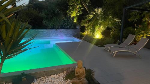 Merignac Villa | Villa standing piscine privée en écrin de verdure