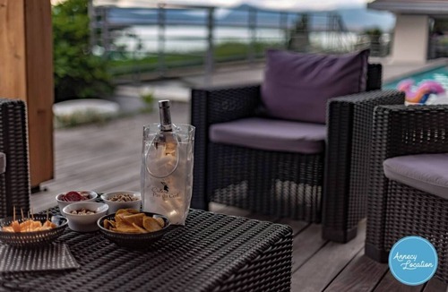 Veyrier-du-Lac Villa | 🏡 Villa Sunset – Infinity Pool & Panoramic Lake Views 🌅✨ ✨ An exceptional property overlooking one of the most stunning panoramas of Lake Annecy ✨