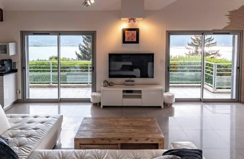Veyrier-du-Lac Villa | 🏡 Villa Sunset – Infinity Pool & Panoramic Lake Views 🌅✨ ✨ An exceptional property overlooking one of the most stunning panoramas of Lake Annecy ✨