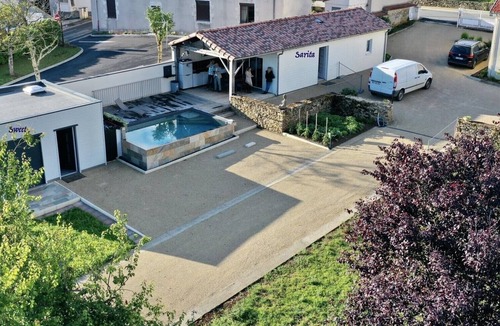Sigournais House | Villa Sweet & Villa Sarita – Two Villas with Pool in the Heart of Vendée