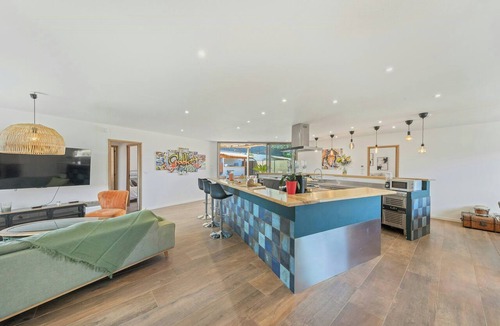 Ollioules House | Villa with pool and summer kitchen
