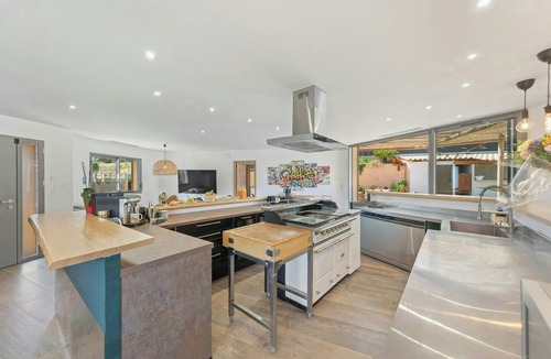 Ollioules House | Villa with pool and summer kitchen