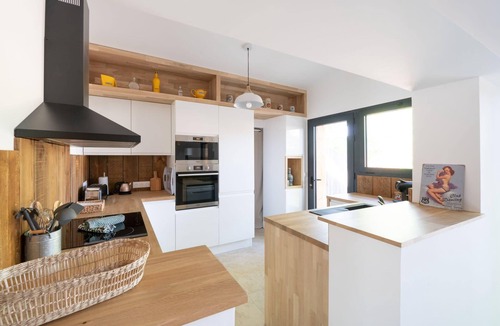 Cazaux House | Villa with Spa and Private Canal Access