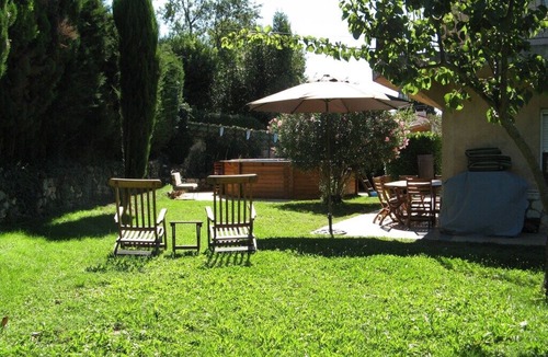 Roquefort-les-Pins Villa | Villa Zelda Large 3bed 100m².Stylish French Decor.Pool & Garden.Amenities nearby