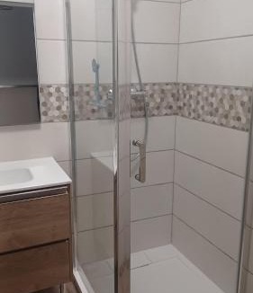 Villargondran Apartment | VILLARGONDRAN, les lacets Mauriennais, garage motos, vélos
