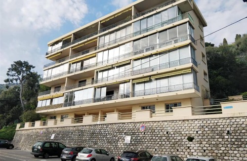Villefranche-sur-Mer Apartment | Vintage flat on Villefranche bay Free car-park