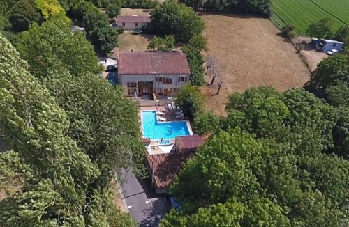 Saint-Pierre-de-Juillers Cottage | 🏡 Welcome to Cassiopee Cottage at Les Vallaies 🌞💦