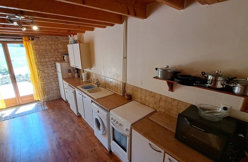 Saint-Pierre-de-Juillers Cottage | 🌿 Welcome to Vierge Garden Cottage at Les Vallaies ☀️🍷