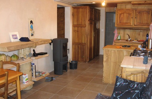 La Rochette Apartment | Welcome. Cozy ground-floor apartment in a quiet area with terrace and garden