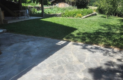 La Rochette Apartment | Welcome. Cozy ground-floor apartment in a quiet area with terrace and garden