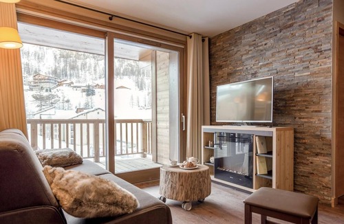 Les Boisses Apartment | Wifi, 300m from resort center, swimming pool, balcony, tv, ski locker, 75-80m², Tignes