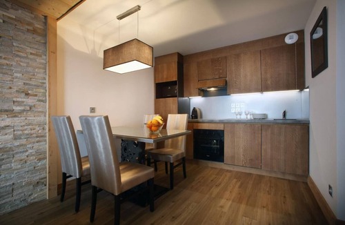 Arc-2000 Apartment | Wifi, 50m from resort center, fitness, swimming pool, sauna, hammam, balcony, tv, ski locker, 38m²