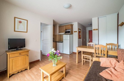Les Bottieres Apartment | Wifi, swimming pool, terrace, balcony, parking, tv, ski locker, 28-30m², Les Bottières