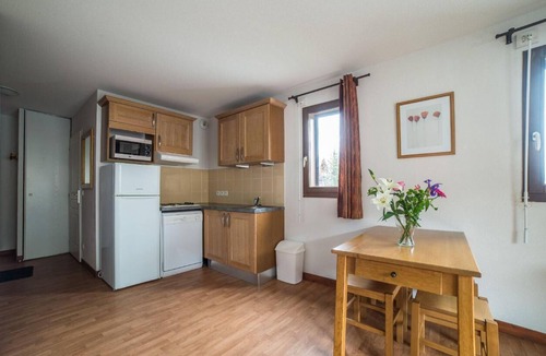 Les Bottieres Apartment | Wifi, swimming pool, terrace, balcony, parking, tv, ski locker, 32-43m², Les Bottières