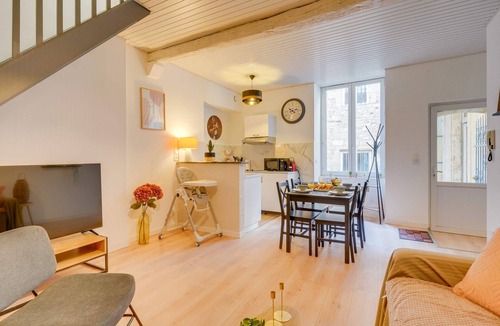 Libourne Apartment | Wine Lodge - Two Bedroom Apartment, Sleeps 4