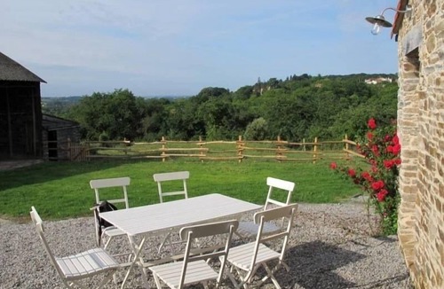 Le Cellier Cottage | Winemakers' house with garden, Wifi, pets allowed