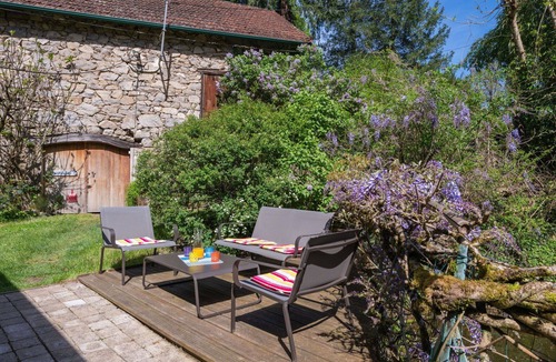 Teyssieu House | Wonderful private villa for 4 guests with WIFI, TV, terrace and pets allowed